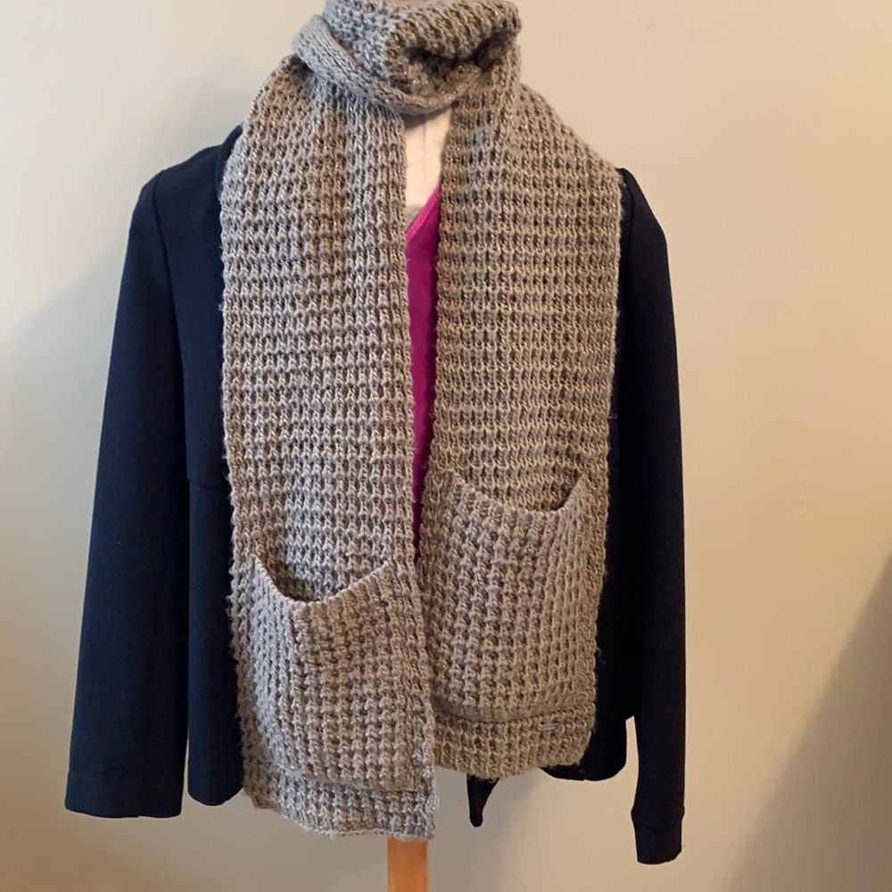 2/$30 MEXX Crochet scarf with pockets
